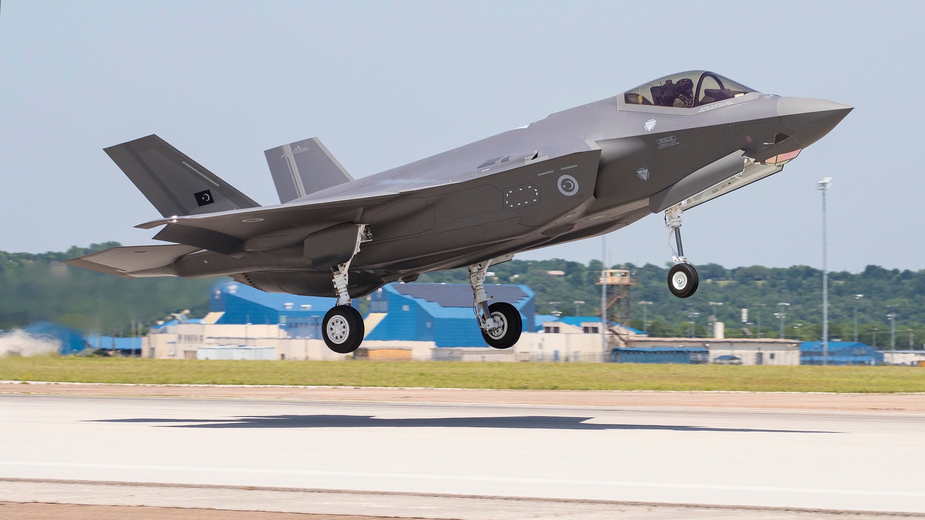 bloomberg-erdogan-trump-ile-f-35-f-16-ve-ucak-motorlarini-gorusecek-0-evkVNhca Bloomberg: Erdoğan, Trump ile F-35, F-16 ve uçak motorlarını görüşecek
