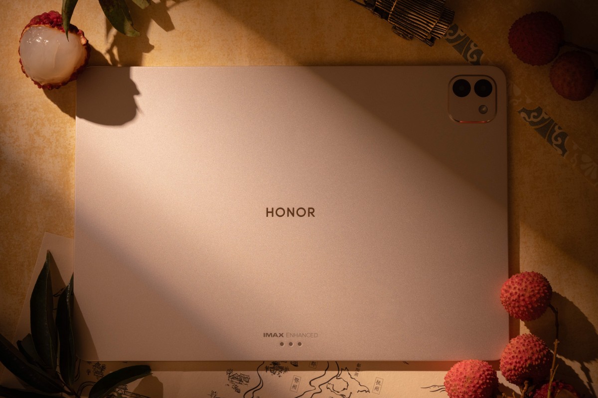 honor-magicpad-3un-dizaynini-paylasti-iste-bu-turlu-gorunecek-1-vWuBiIaN Honor, MagicPad 3’ün dizaynını paylaştı: İşte bu türlü görünecek!